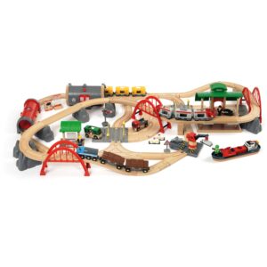 BRIO World Straßen und Schienen Bahn Set Deluxe