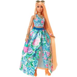 Mattel Barbie Extra Fancy Puppe im blauen Kleid mit Blumenmuster